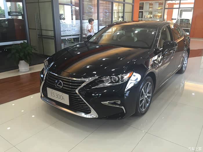 【图】今天去4s看实车了,红色让人眼前一亮_雷克萨斯es论坛_汽车之家