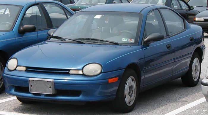 这车原来叫neon霓虹.后来更名叫道奇dart达特