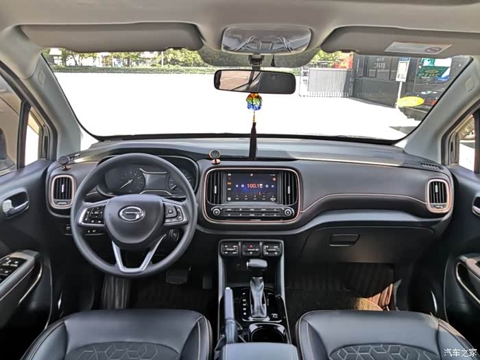 性价比挺高的,自动挡的suv优惠完裸车八万多一点,动力外形这些也很不