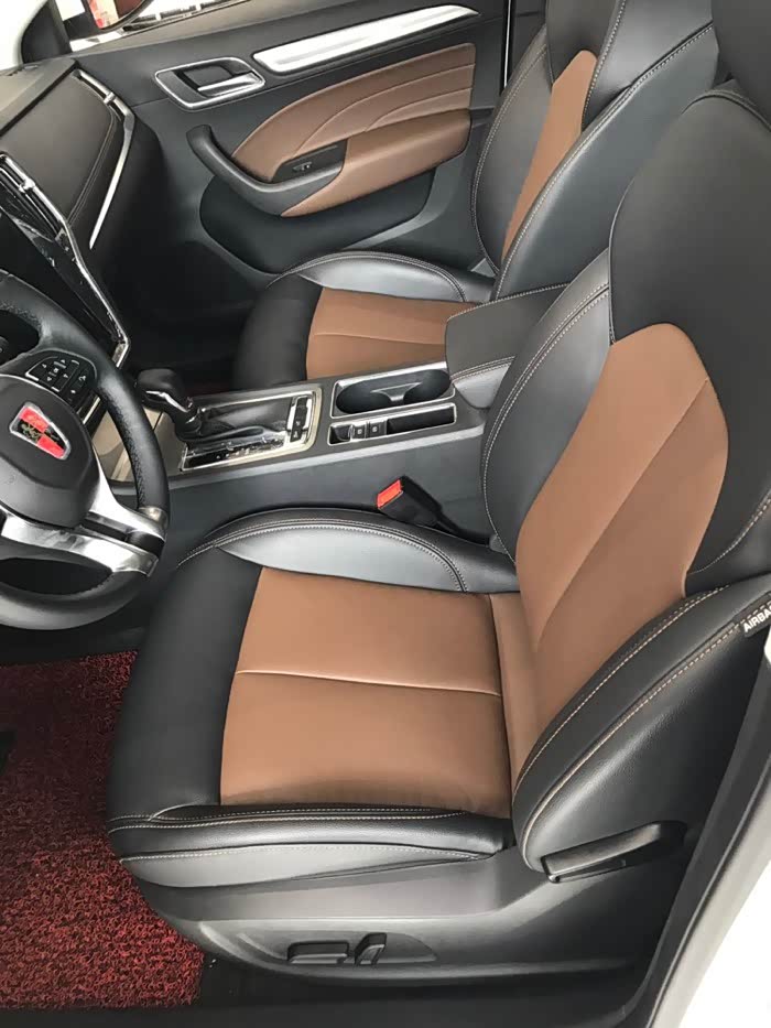 座椅颜色还不错