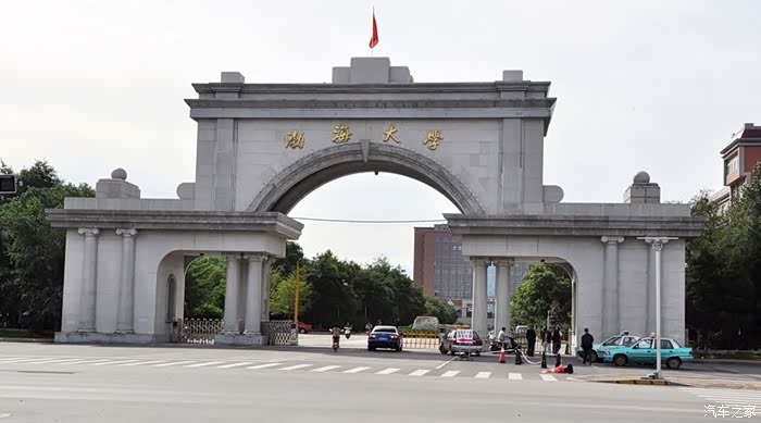 出去溜溜到校园