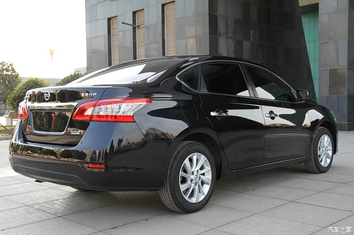 新轩逸16碧玉黑尊享版黑外黑内海量图片