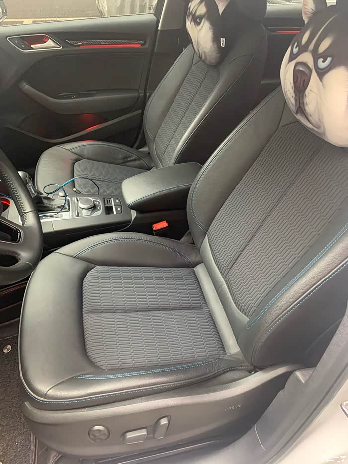 奥迪a3时尚款真皮织物座椅置换