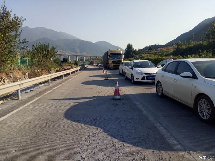 成昆高速最新路况,堵车