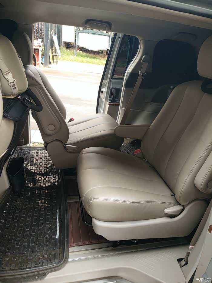 比亚迪m6后排座椅改装