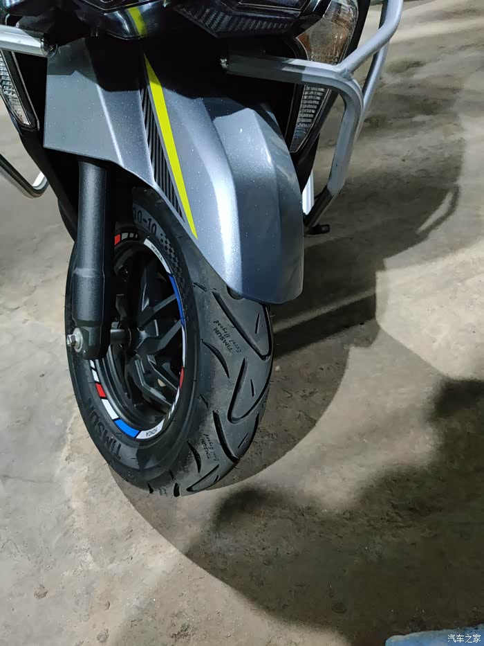 新入20款灰色无钥匙版裂行改装轮胎