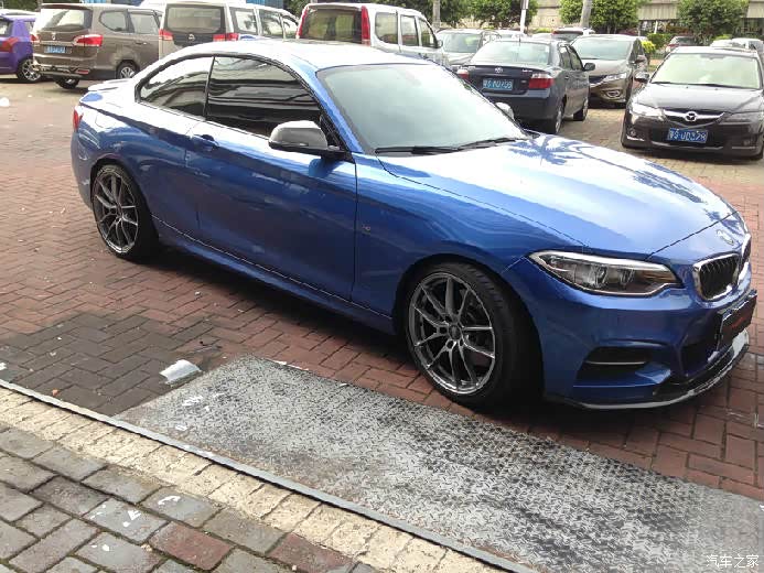 宝马235i改装19寸oz轮毂