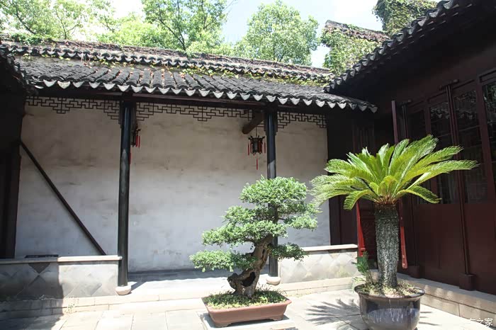 退思园位于江苏省苏州市吴江区同里镇,它建筑别具一格,充满诗情画意.
