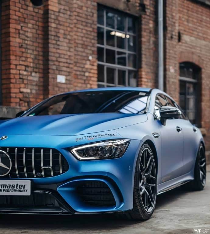 蓝色魅影amggt63s艺术奔驰