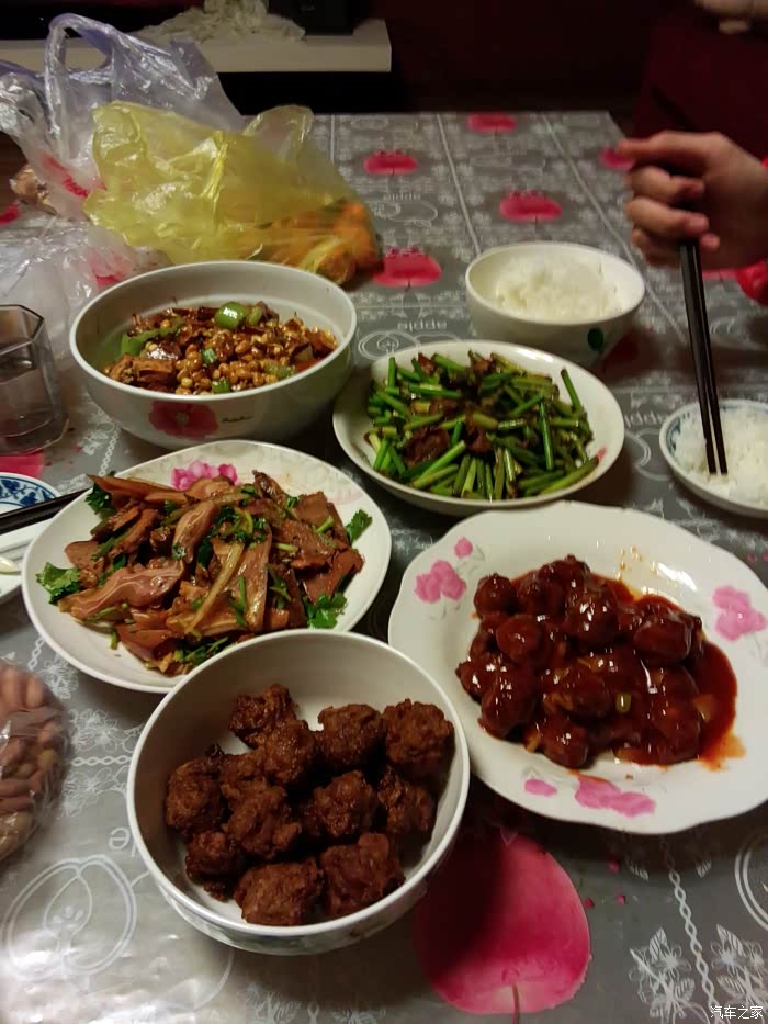 晚餐进行时