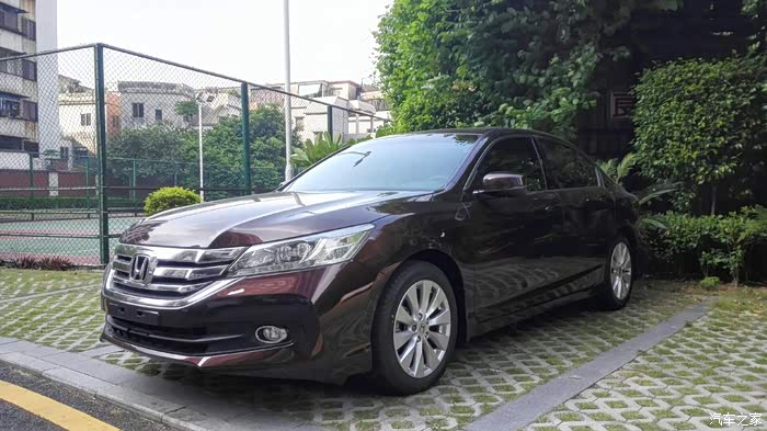 九代雅阁2.4豪华版琥珀金入手无悔!