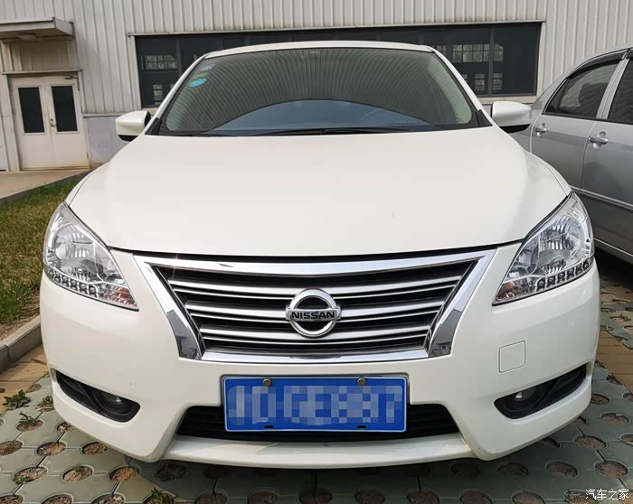 【万物复苏送福利】下班偶遇白色14款轩逸回家享烤鱼外卖