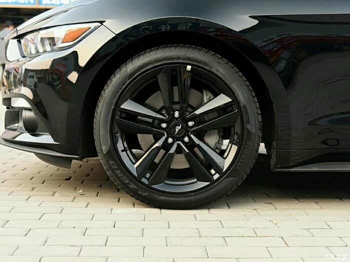 有没有觉得君威gs轮毂太丑