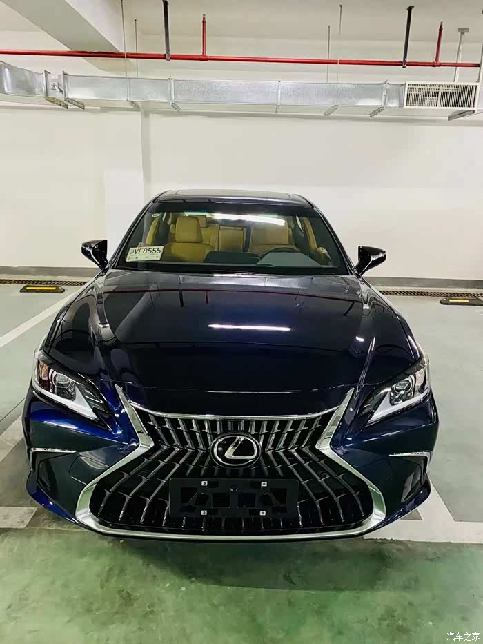 喜提雷克萨斯2021款es200宝石蓝秋山栗