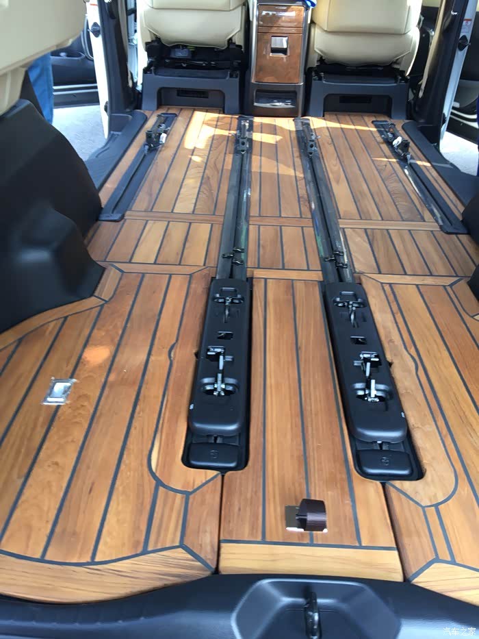 犹豫再三,游艇木地板走起