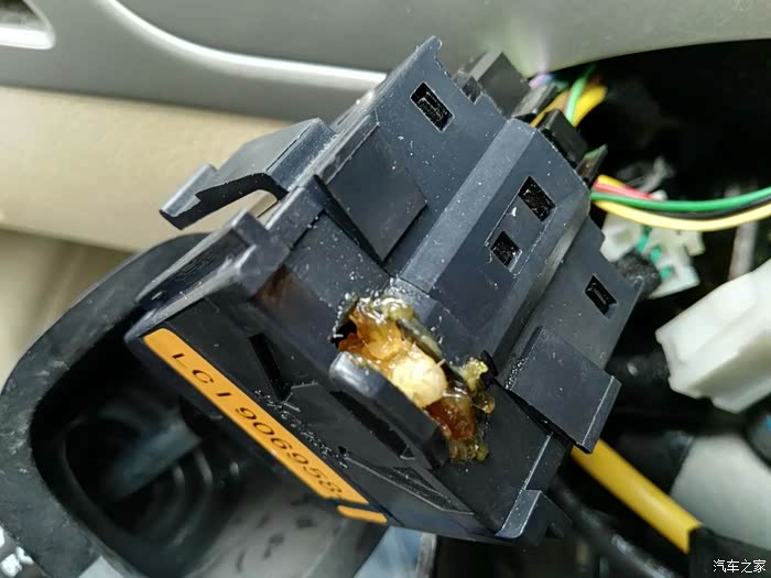 修复转向灯拨杆不自动回位