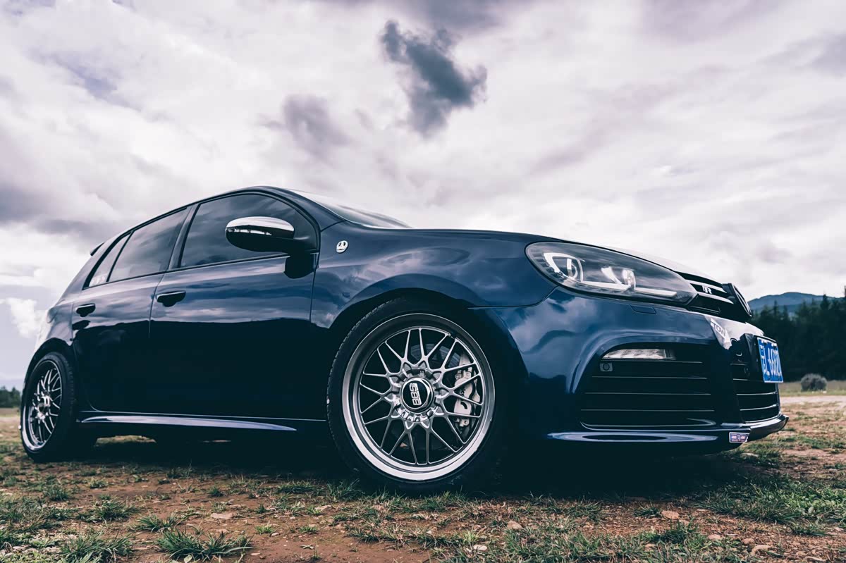 一辆气动高尔夫6r