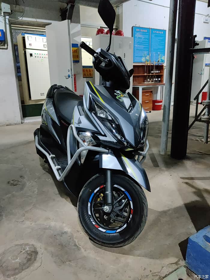 新入20款灰色无钥匙版裂行改装轮胎