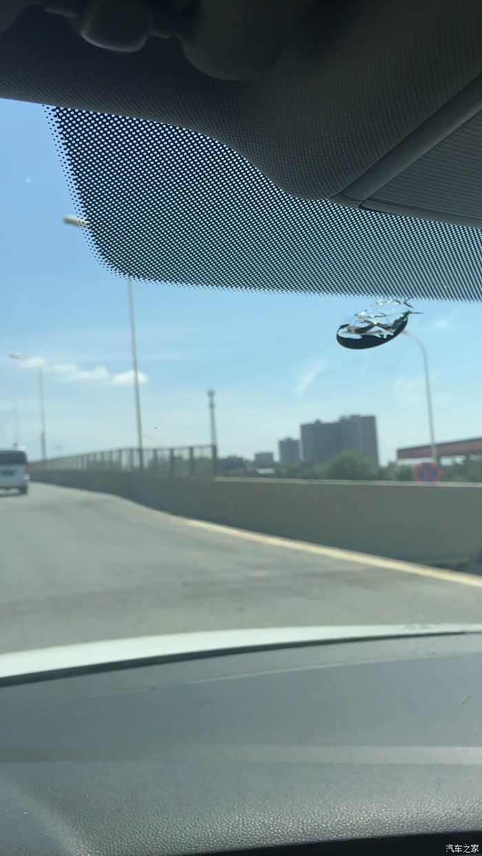 卡仕达云镜安装折损前挡风玻璃