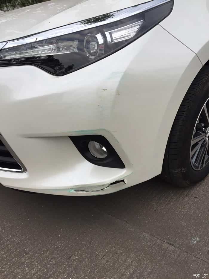 雷凌换前保险杠多少钱啊还是可以修复16自精