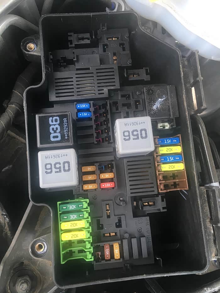 【图】glc左侧保险盒怎么拆开啊,求助_奔驰glc论坛_汽车之家论坛