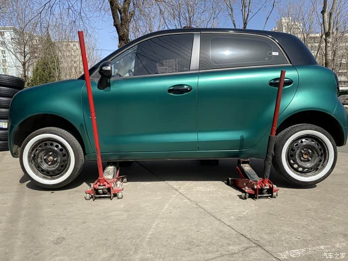 今天又加了轮胎白边更加复古