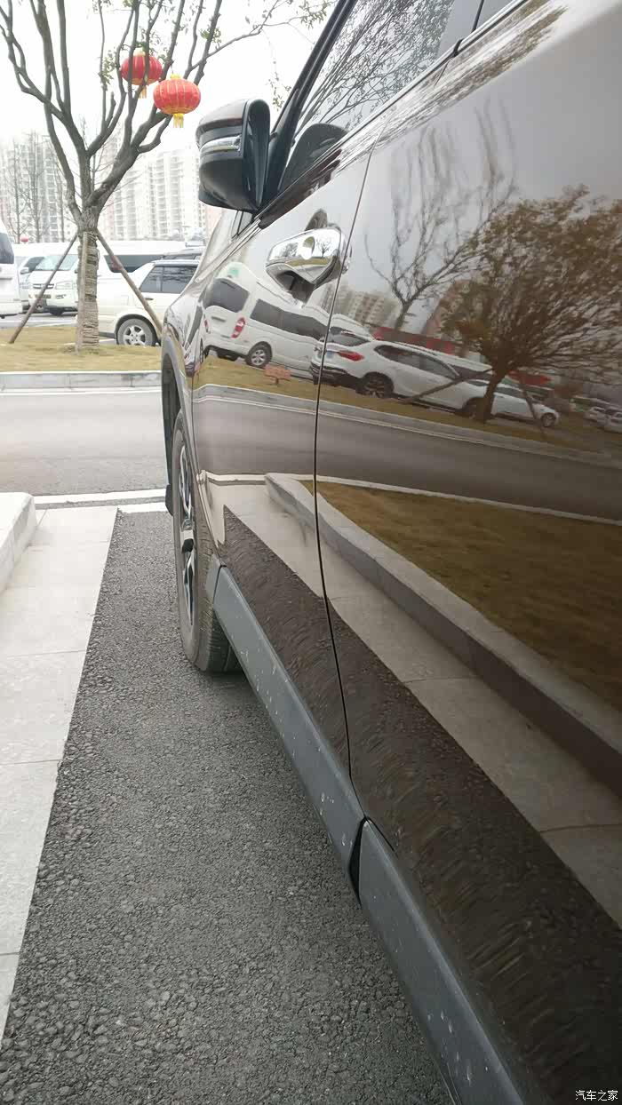 刮到了,车门有点凹进去怎么办?