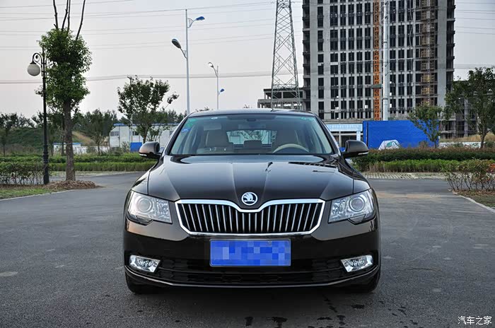 4t琥珀棕名仕提车一年零两个月15000公里作业