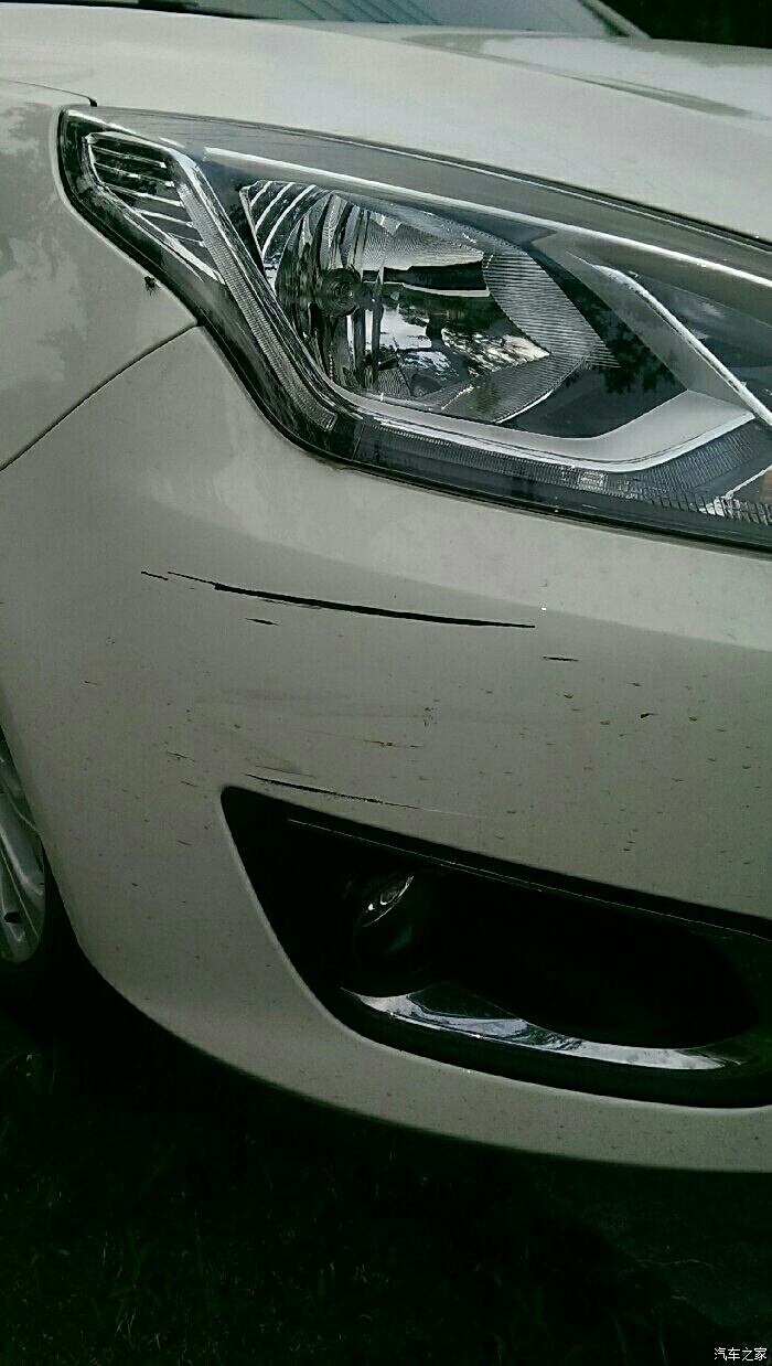 车子被刮了这严重吗