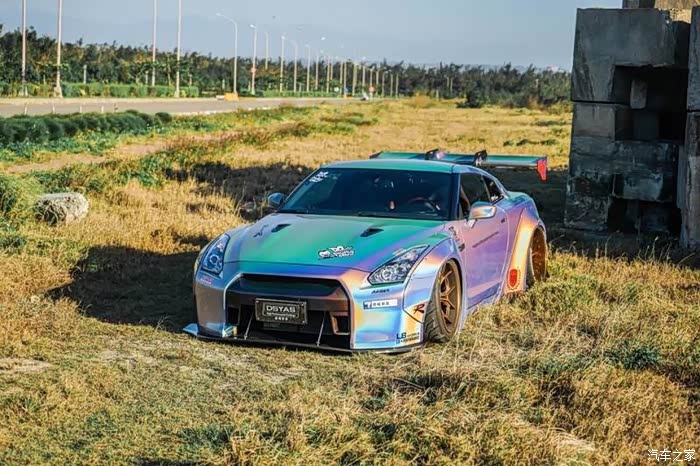 战神gtrr35改lb宽体涂装3d幻彩完美结合