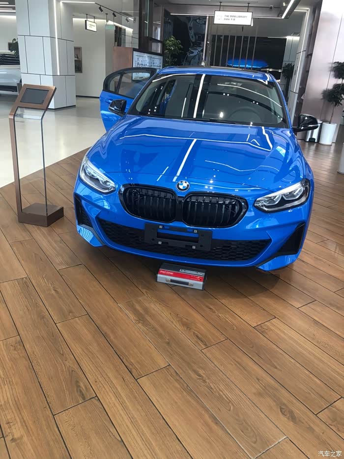 【图】2021款运动耀夜版的天际蓝这个颜色太少_宝马1系论坛_汽车之家