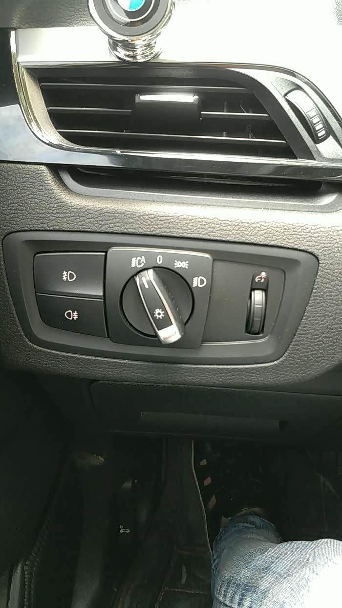 问下日间行车灯