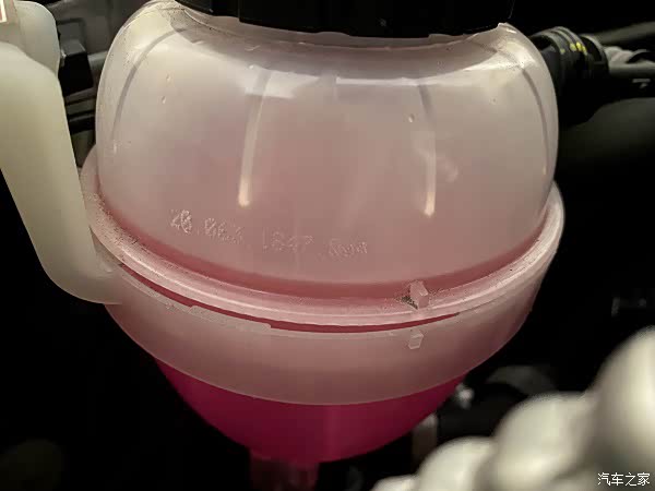 奔驰c首保后2个月冷却液减少了1厘米