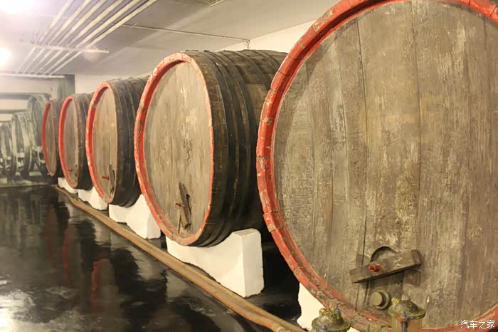 存储啤酒的橡木桶