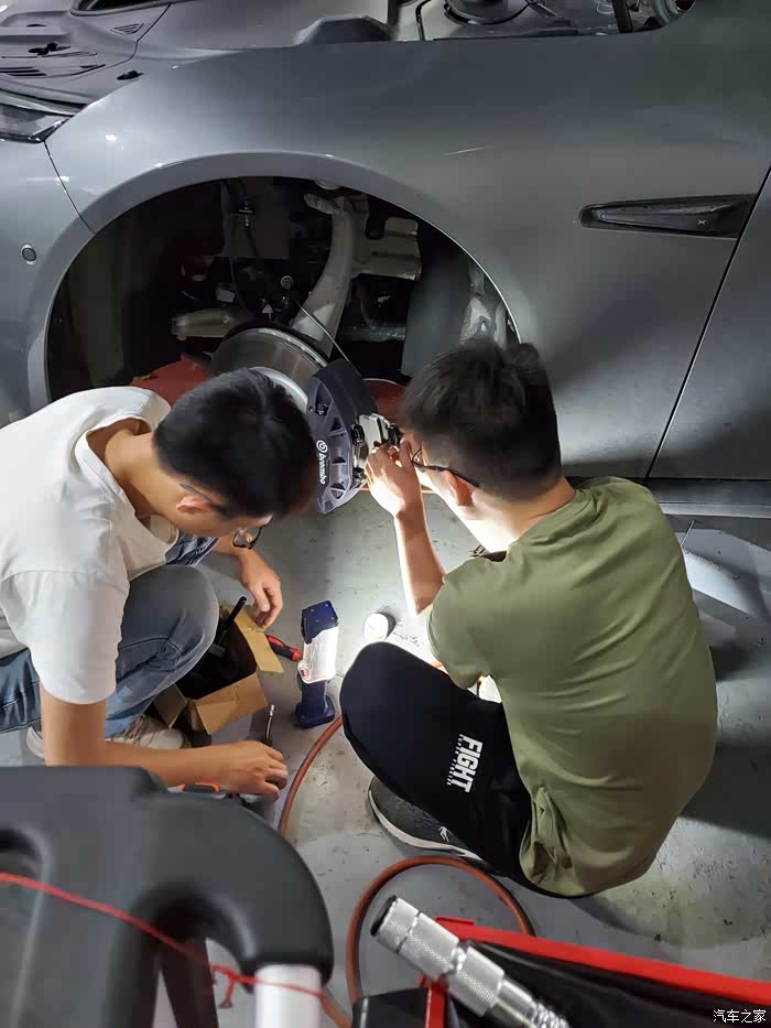 小鹏p7的刹车异响是怎样解决的请看详细图解