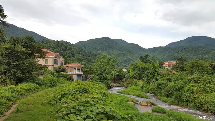 大氧吧,戏水-雨后佛冈潭洞村