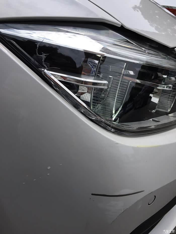 求问大神灯罩撞裂了换要多少钱