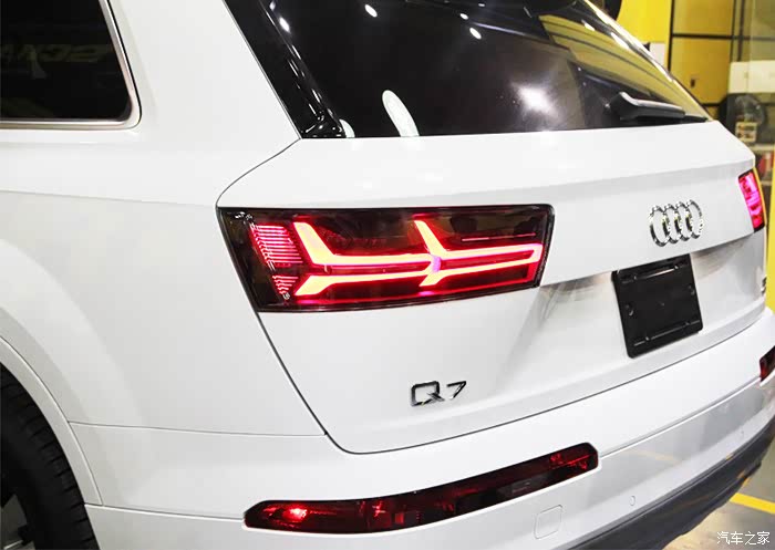 【图】q7升级rsq7矩阵led流水熏黑尾灯_奥迪q7论坛_汽车之家论坛