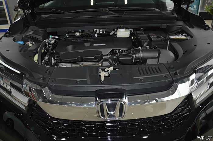 冠道发动机内舱