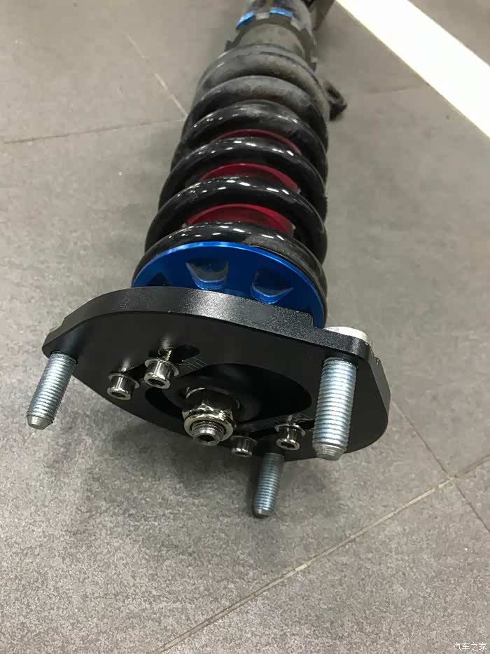 三菱翼神更换避震塔顶