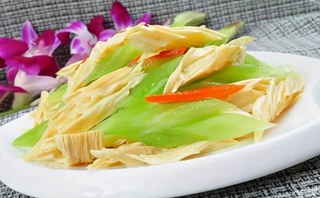分享西芹凉拌腐竹