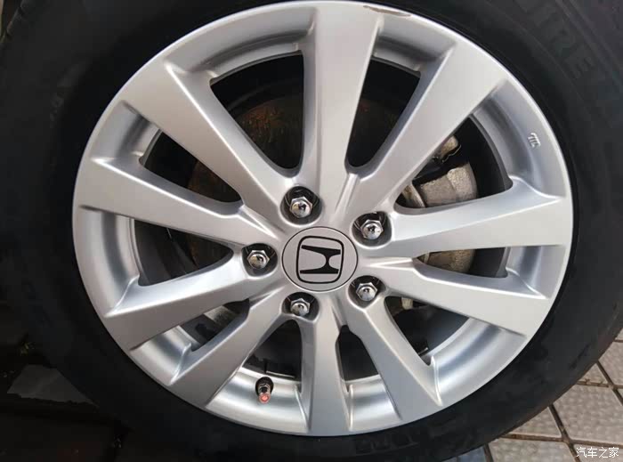 九代思域清洗轮毂