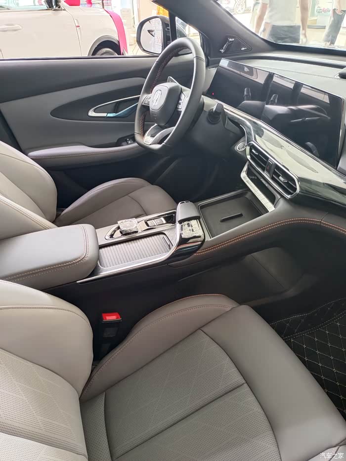 长安unit到店实拍图