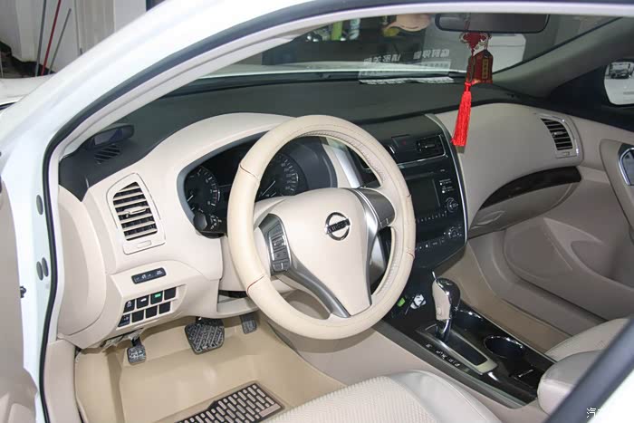 大叔买车记-白外米内2.0舒适版天籁!求认证求申精.