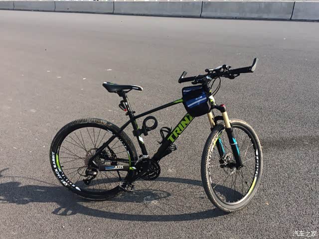 坏过一次不过厂家把减震给我换成改进过的了刹车也换成禧玛诺m355的了