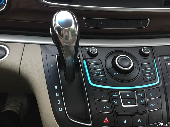 6速手自一体, 手柄旁边有手动加减档.