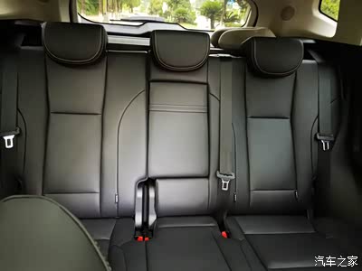 车内空间是真的大,凡是坐过我车的人都无不点赞的,都说坐着很舒服,一
