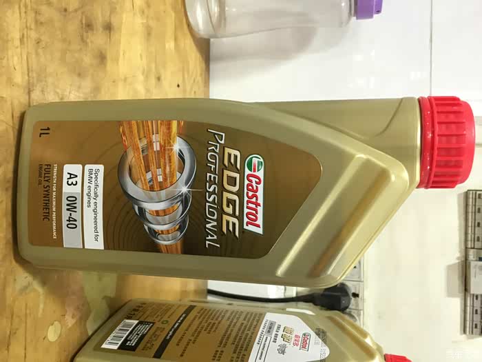 宝马良心宝马x5三年了才做二保换的嘉实多护0w40的机油图