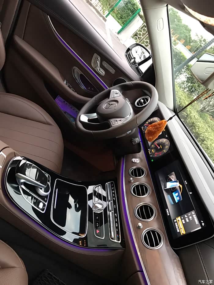 e300豪华白外棕内提车申精