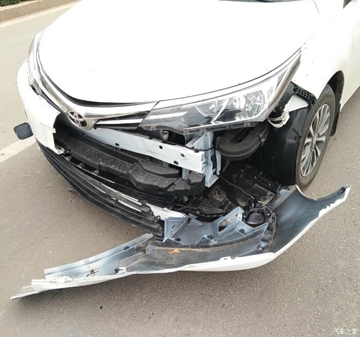 卡罗拉1.2t,防撞横梁变形